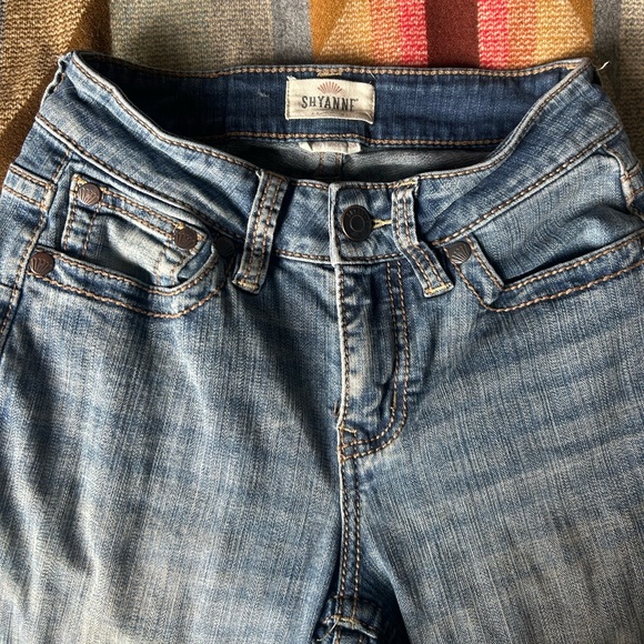 Shyanne Light Wash Tidal Riding Jeans - Picture 3 of 6